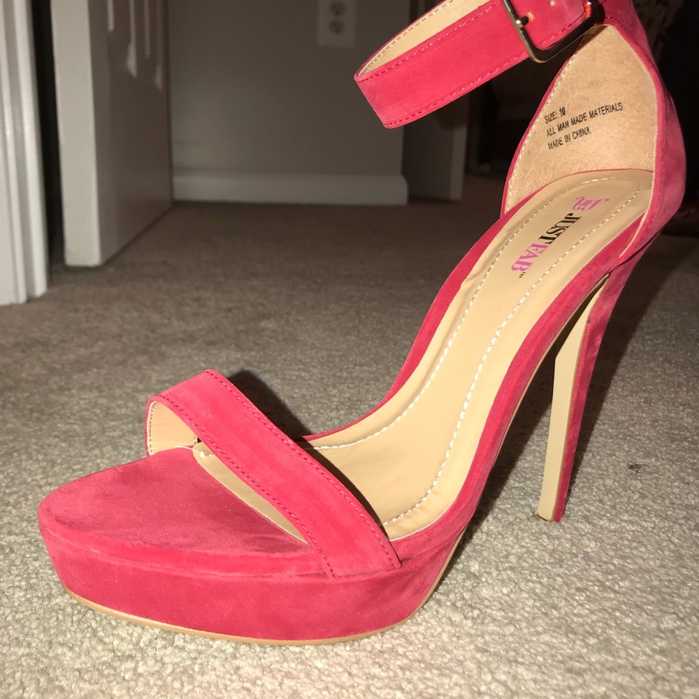 RED SUEDE PLATFORM HEELS - Picture 2 of 7